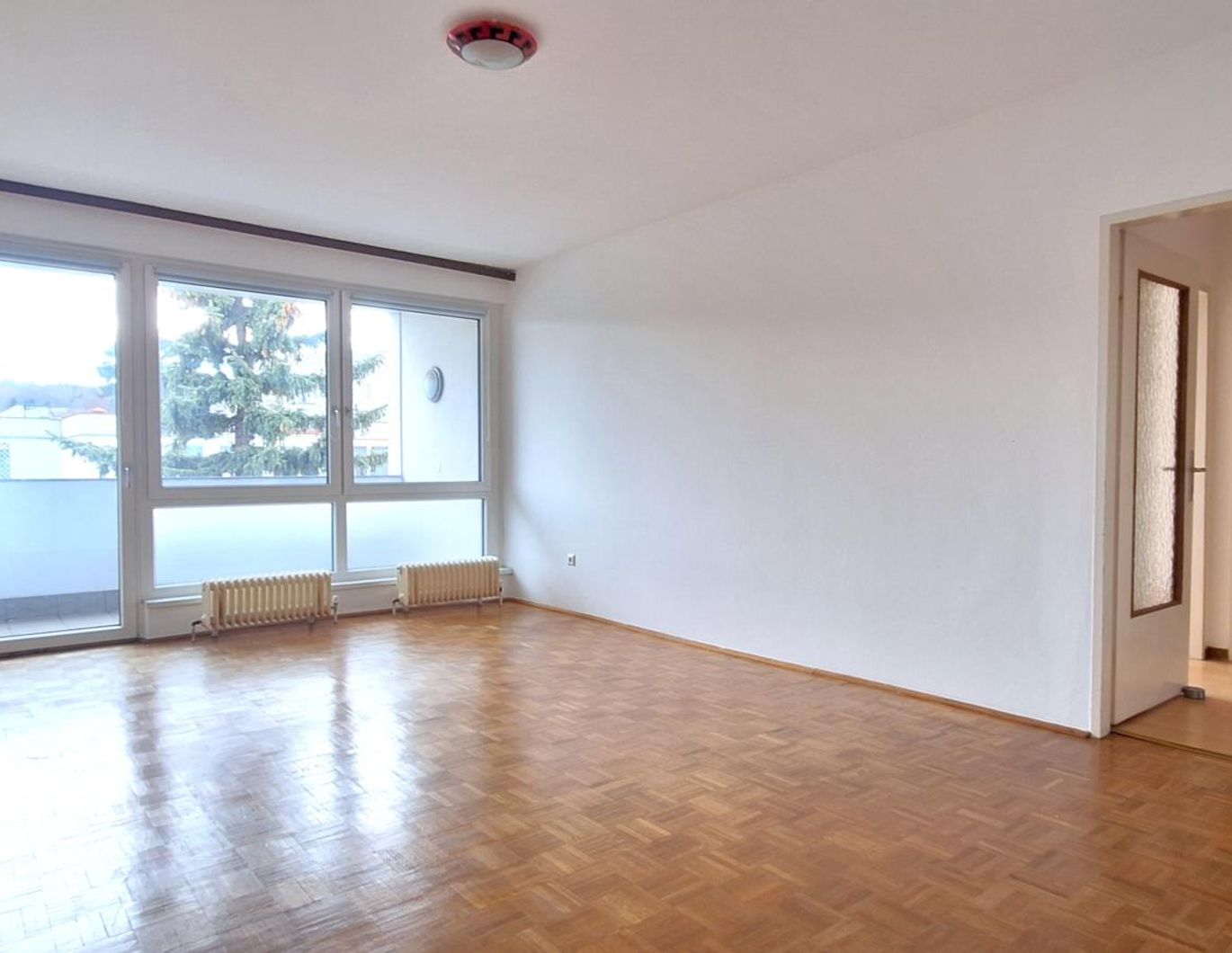 Ruhig wohnen, sonnig leben: 3-Zimmer-Wohnung mit Süd-Loggia in Bestlage!