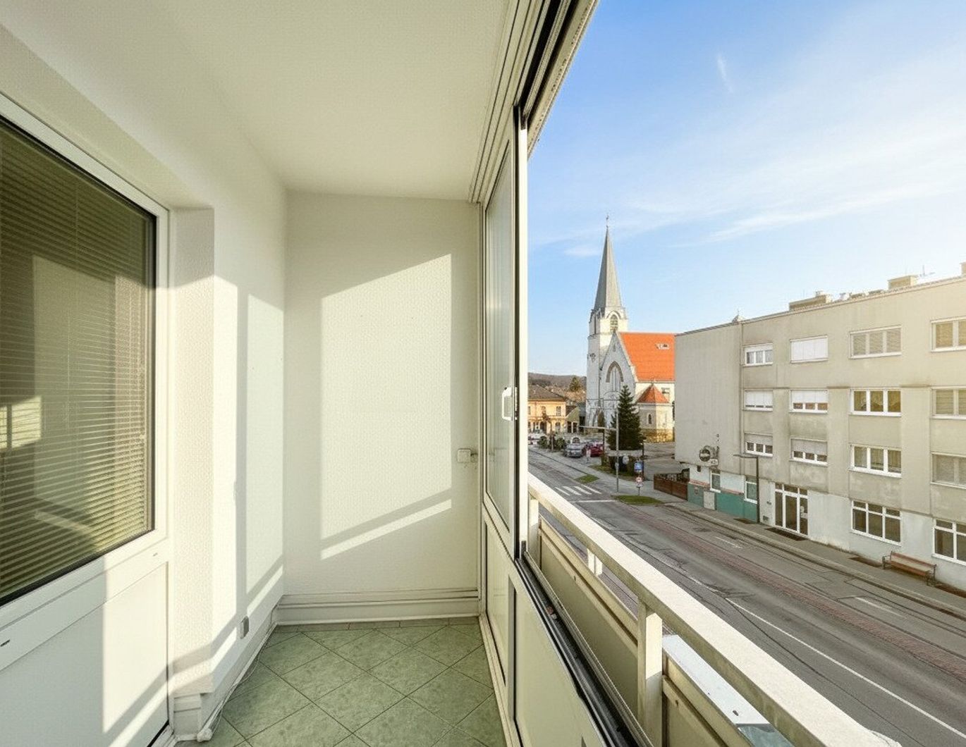 Zentraler geht's nicht! 2-Zimmer-Wohnung mit Loggia im Pressbaumer Zentrum