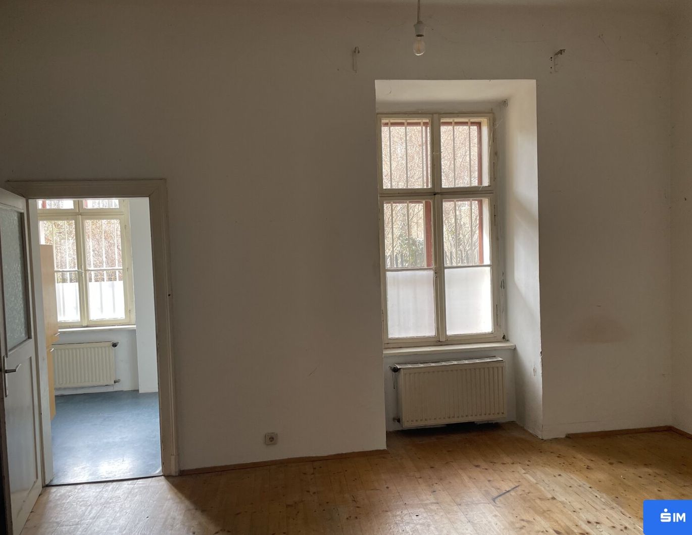 Sanierungsbedürftige 2-Zimmer-Wohnung in zentraler Lage