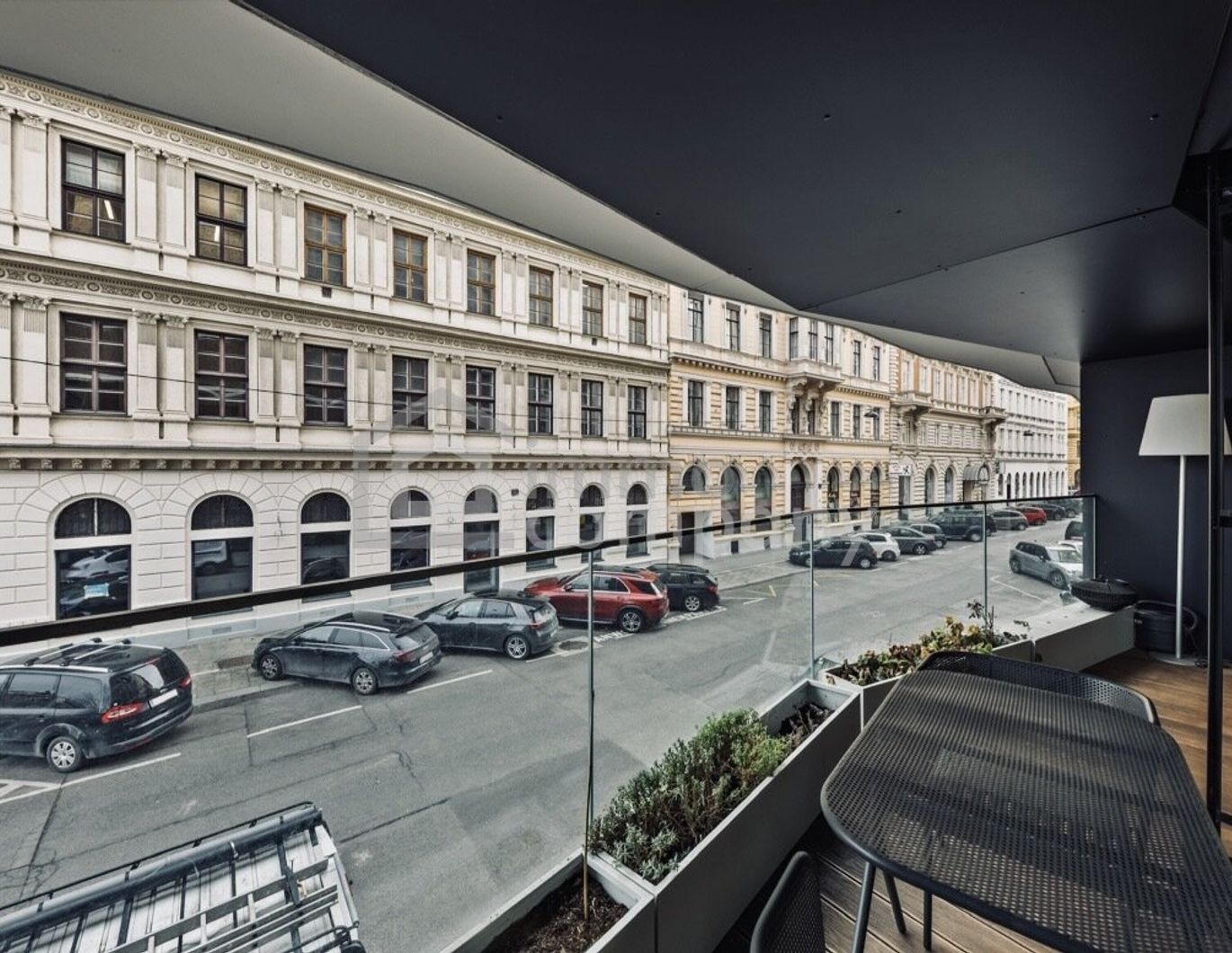 Stilvolle Wohnung im elitärsten Gebäude im Zentrum von Wien! 1. Bezirk. U1 und U2