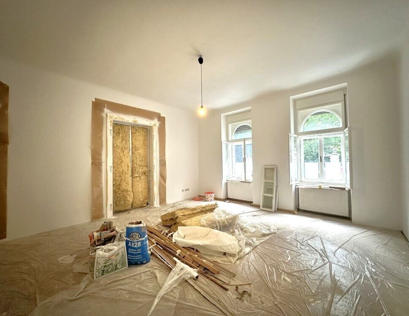 ERSTBEZUG nach Sanierung - 3-Zimmer-Altbauwohnung mit separater Küche gegenüber der Alten Technik - TU-Graz - 3er-WG geeignet - unbefristeter Mietvertrag - Provisionsfrei!