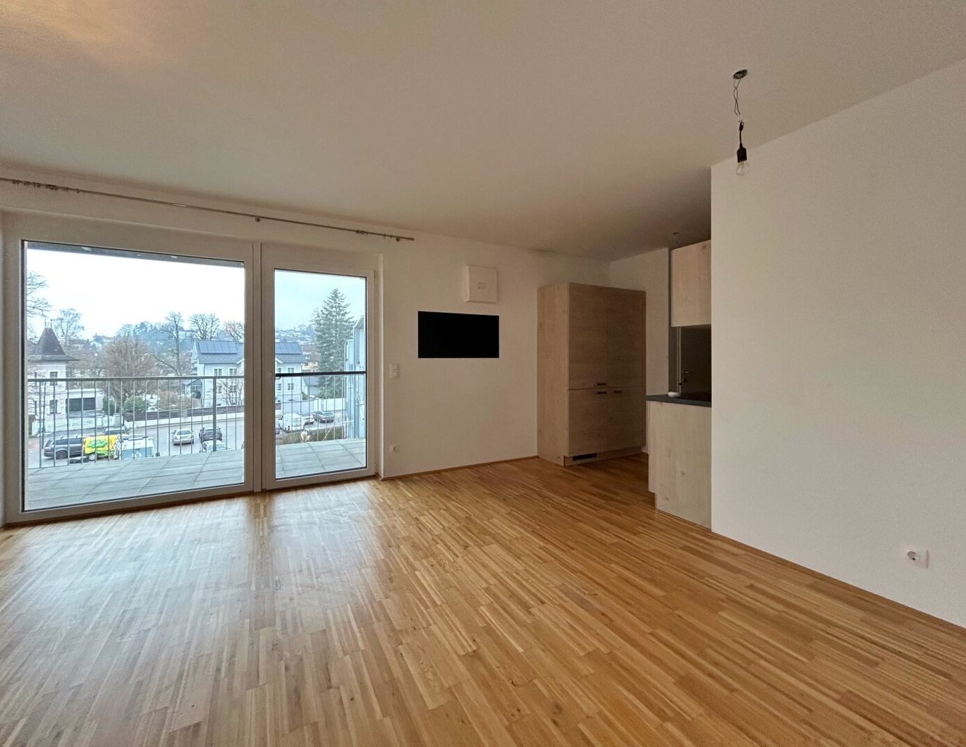 TRAUMHAFTE 3 ZIMMER WOHNUNG MIT BALKON UND TIEFGARAGENPLATZ IN SCHWERTBERG