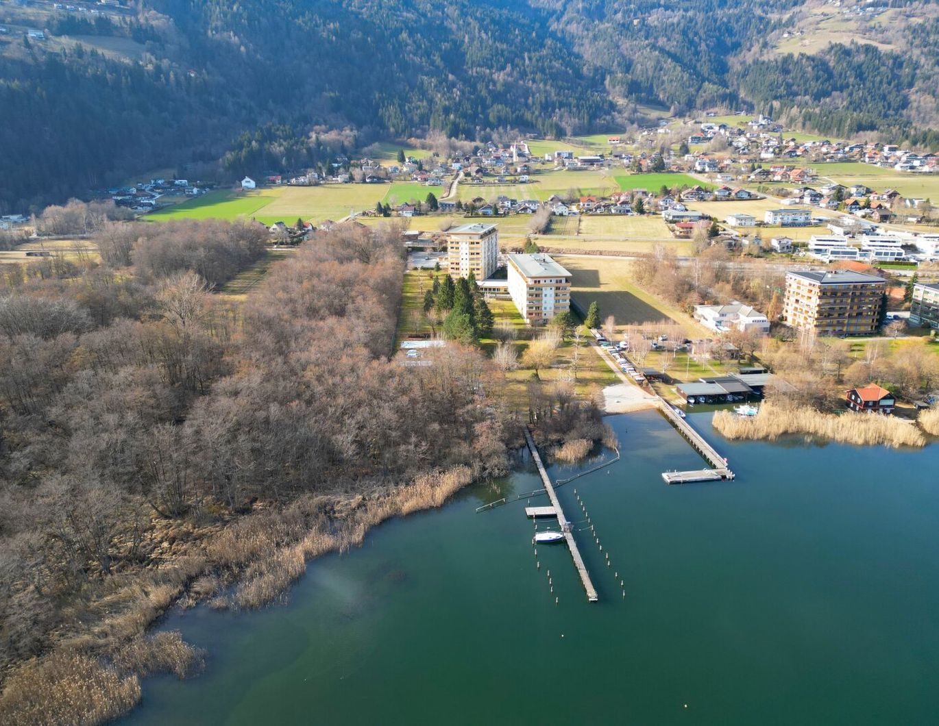 Exklusiver Erstbezug: Traumhafte Seewohnung am Ossiacher See