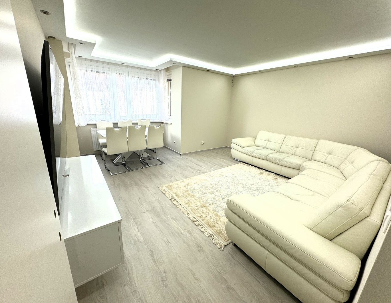 Wunderschöne 4 Zimmer Familienwohnung mit viel Platz in Top Ruhe Lage!