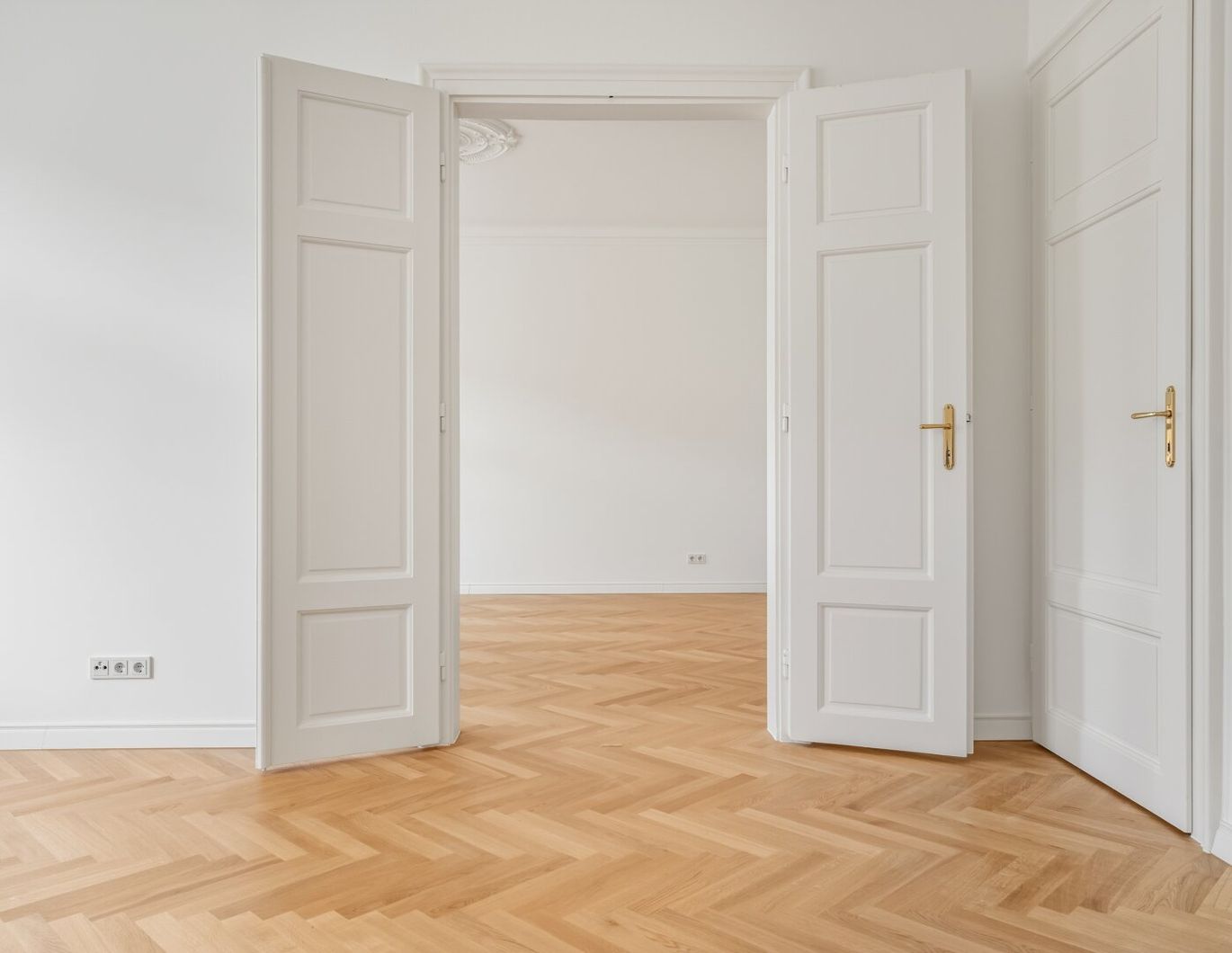 Altbaucharme trifft modernen Dachausbau - Wohnen im Herzen des 3. Bezirks