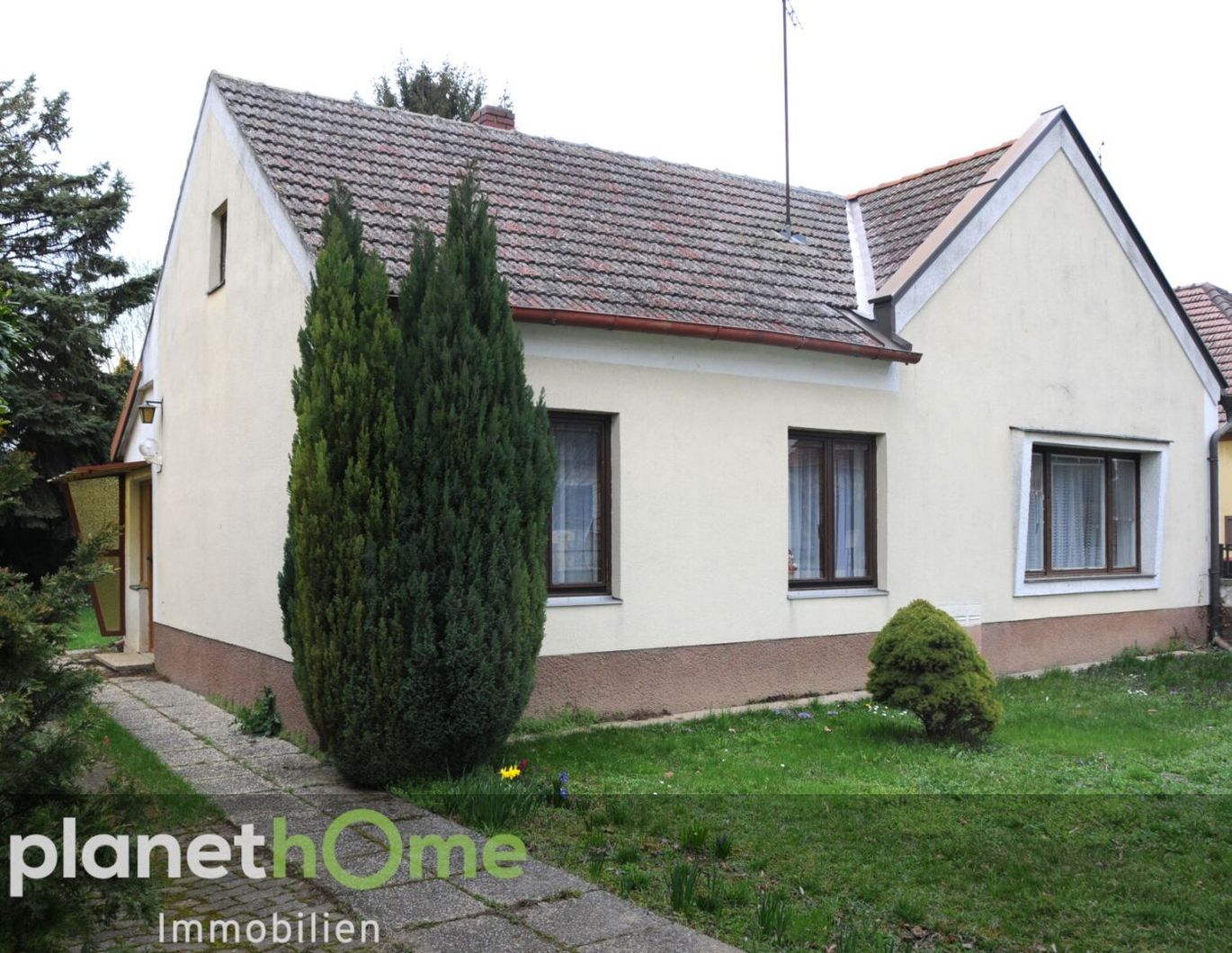 Haus mit zwei Wohneinheiten und viel Potenzial