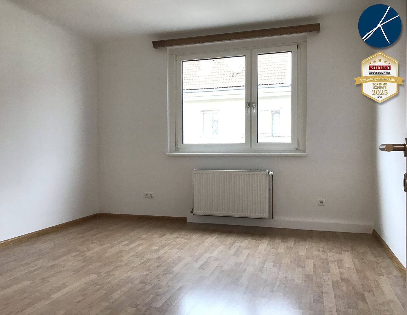 Ab 1. November: Nibelungenviertel - Helle Singlewohnung im 4. Liftstock Nähe Schmelz