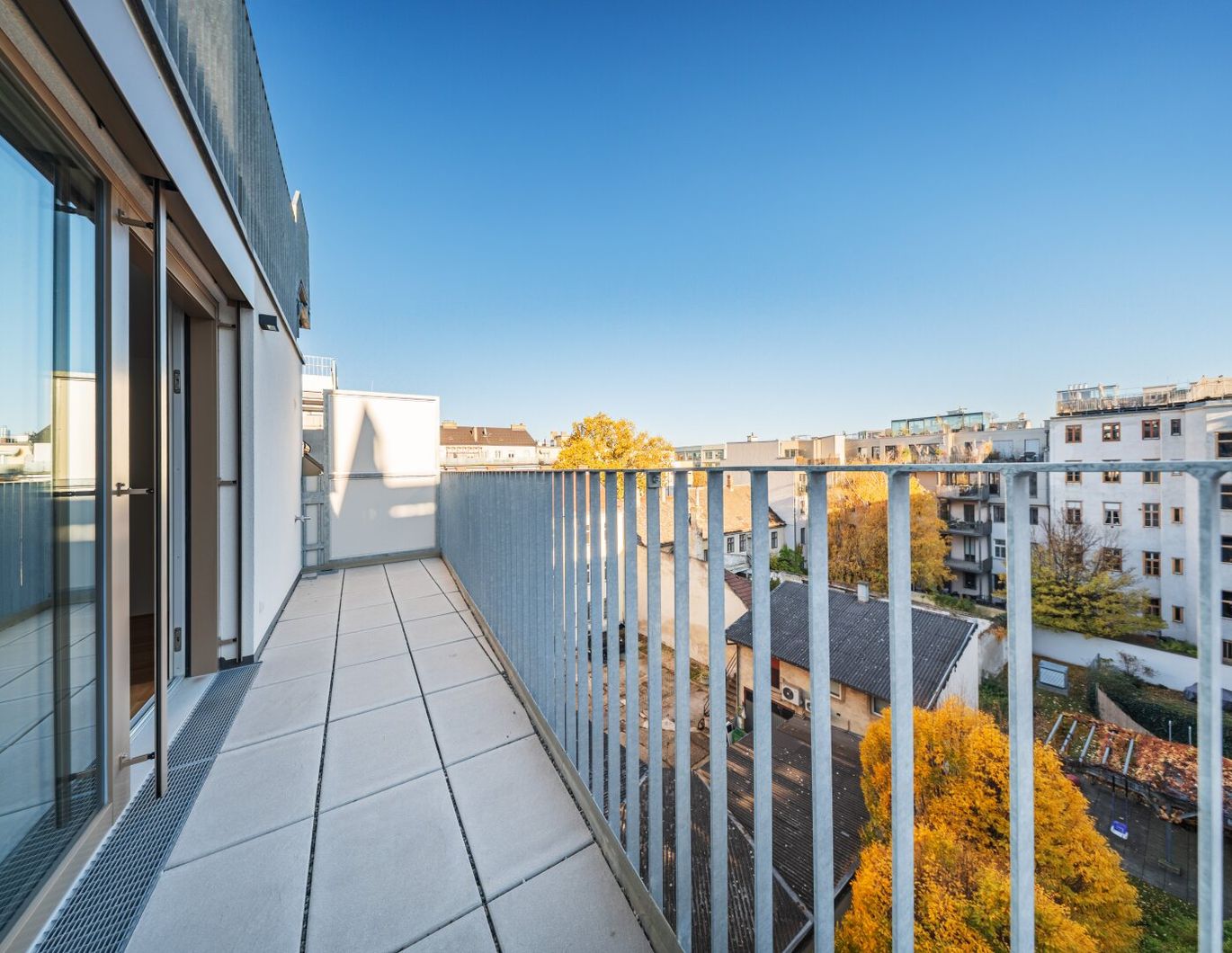 ERSTBEZUG >> helle klimatisierte 2 ZI DG Wohnung mit Weitblick >> Alte Donau, Floridsdorfer Spitz