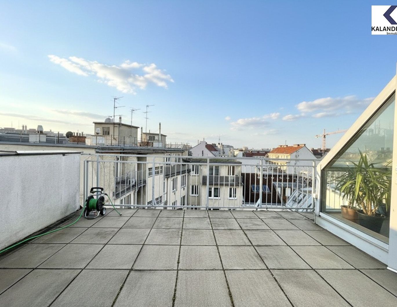 360° TOUR // PENTHOUSE mit TERRASSE und BALKON