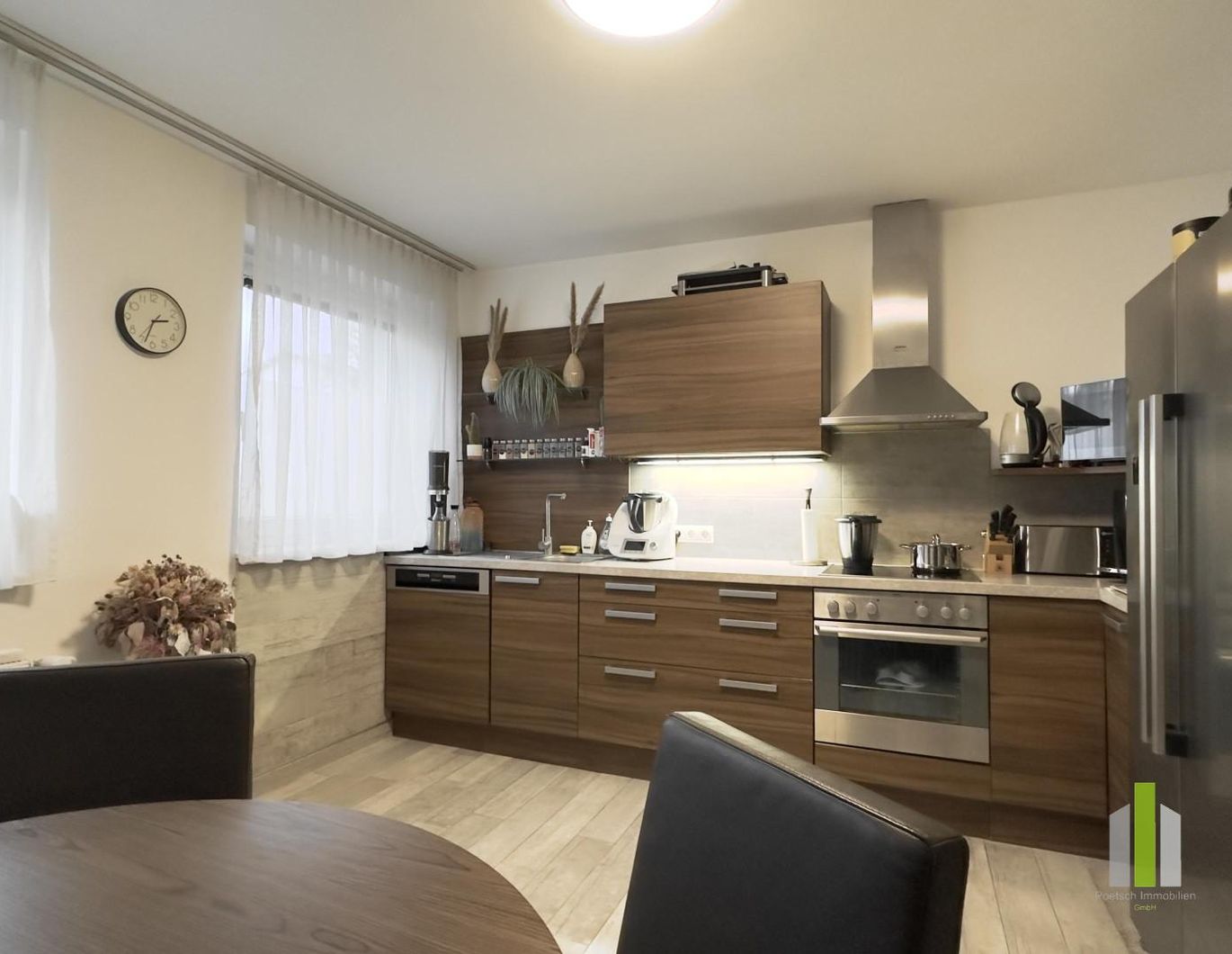 Schöne Wohnung mit 2 Loggien mit direktem Zugang in den allgem. Garten