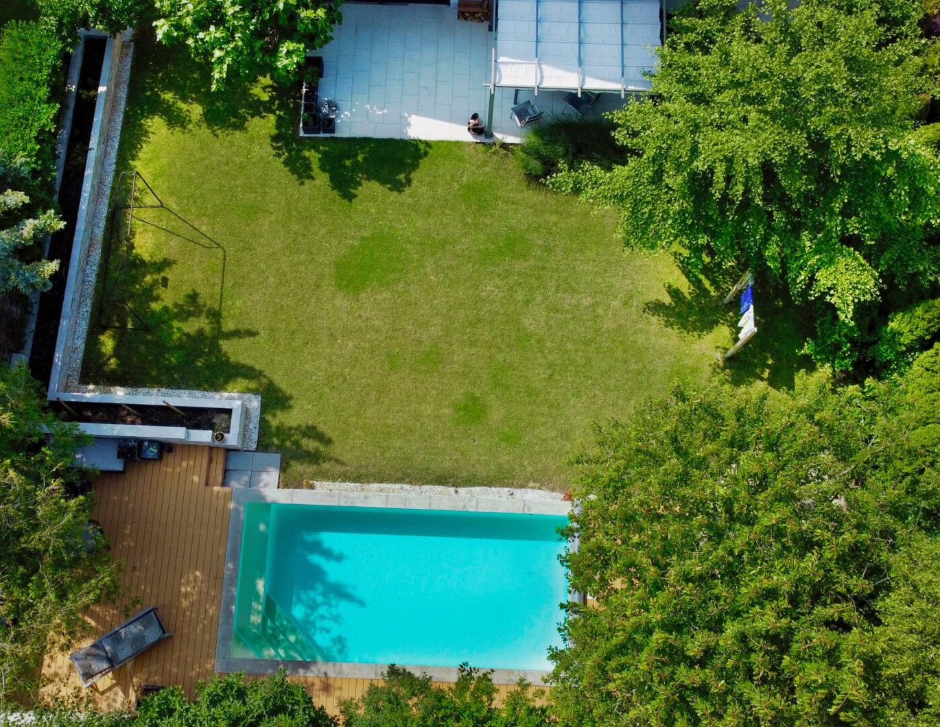 Lebensqualität pur: Großzügiges Einfamilienhaus mit traumhafter Pool-Landschaft