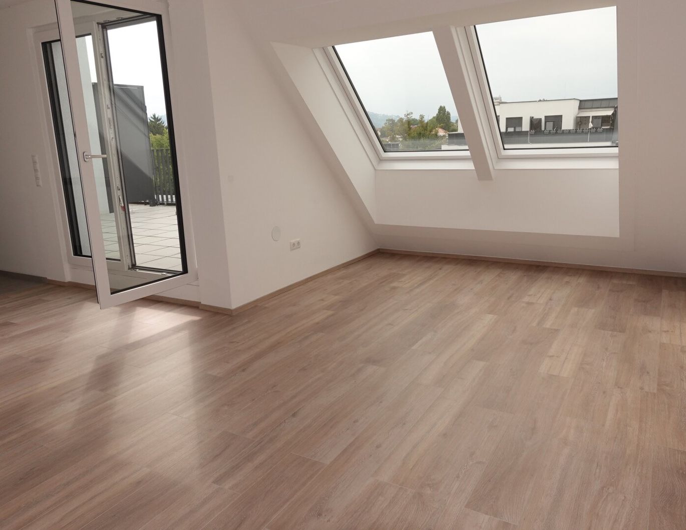 DG-TERRASSE-Garçonnière, Zweitbezug