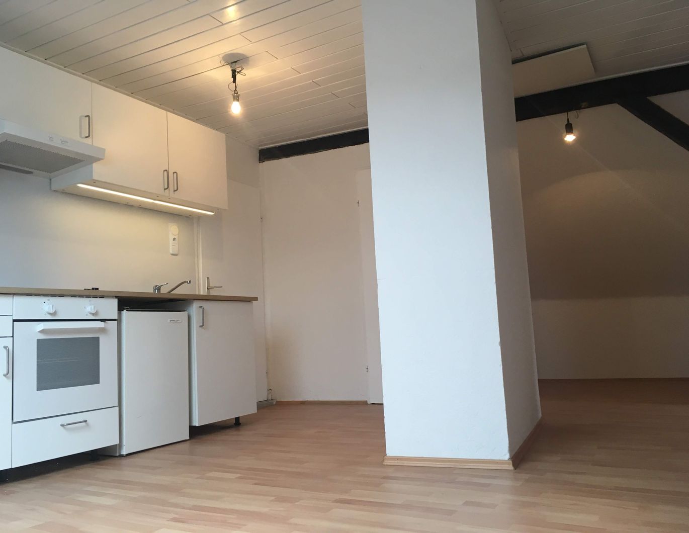 Zentrale 56m2 DG-Wohnung - WG-tauglich