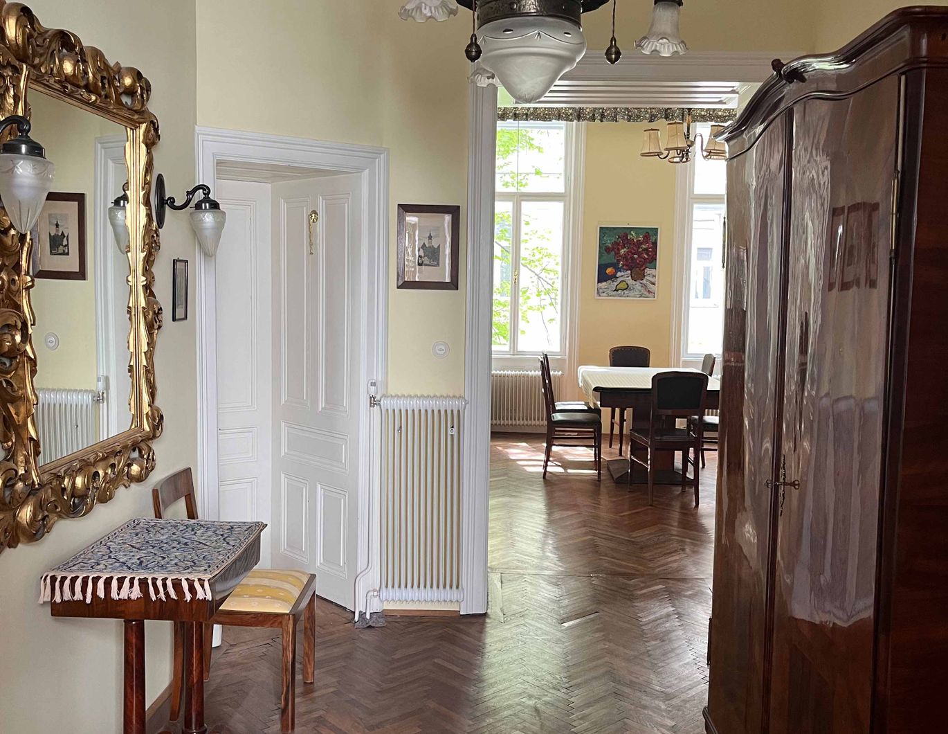 Wohnen mit Kunst und Antiquitäten