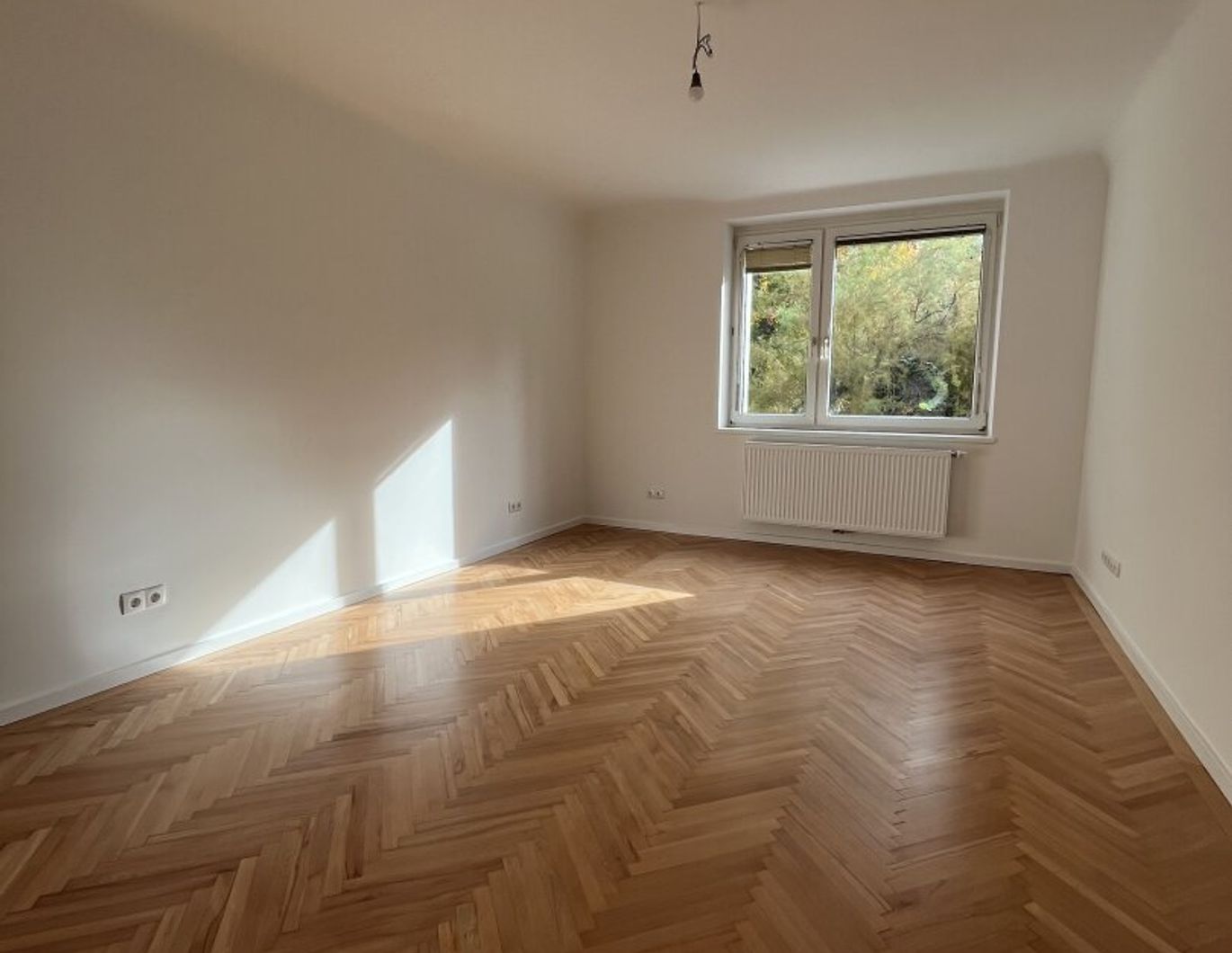 2 zentral begehbare Zimmer | frisch saniert I Ruhelage | Nähe Schönbrunn