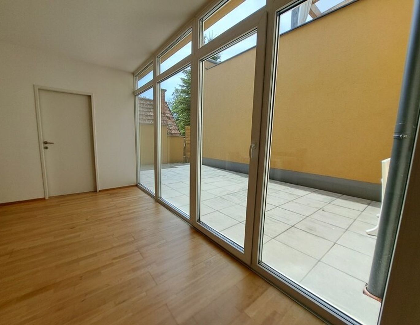 Sehr gut vermietete 4-Zimmer-Erdgeschosswohnung mit großer Terrasse