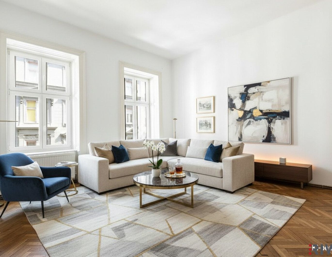 5 GEHMINUTEN ZUM ROCHUSMARKT | Stilaltbauwohnung mit Potenzial | ca. 3,70 m Raumhöhe | Hofseitiger Grünblick