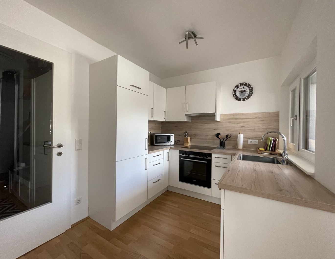 AmHöttlGrund: 2-ZIMMER-WOHNUNG IM 2.OG