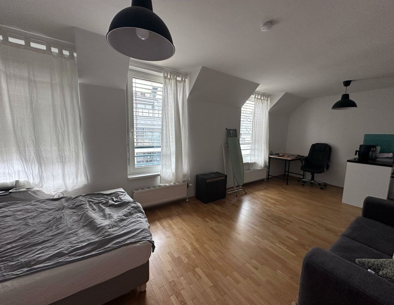 TOPLAGE NÄHE LANDSTRASSER HAUPTSTRASSE | HELLE SINGLEWOHNUNG | MODERNE EINBAUKÜCHE