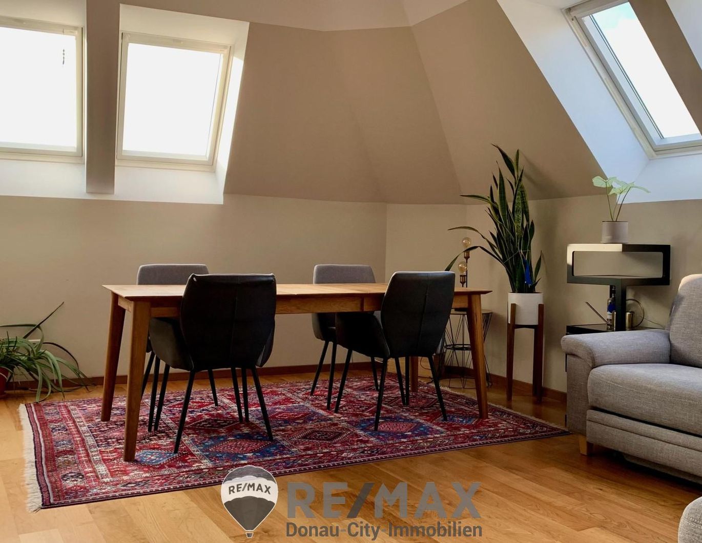 Durchdacht. Praktisch. Modern - DG Wohnung nähe Augarten