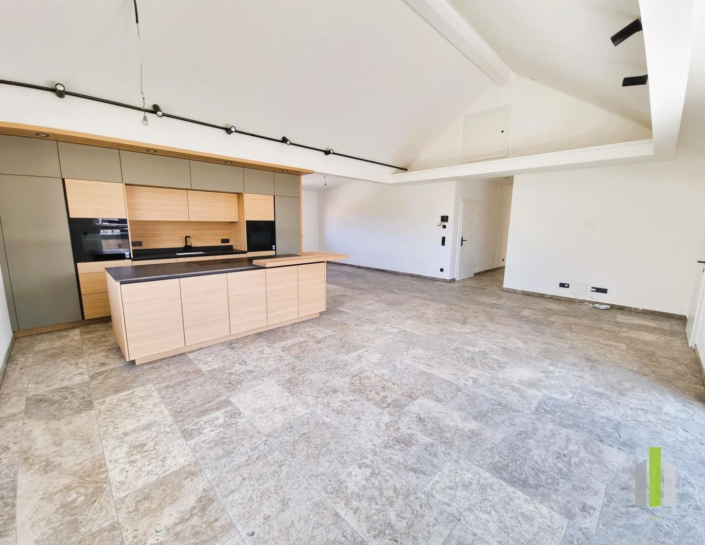 ERSTBEZUG | Exklusives Penthouse mit 4 Zimmern & sonniger Terrasse