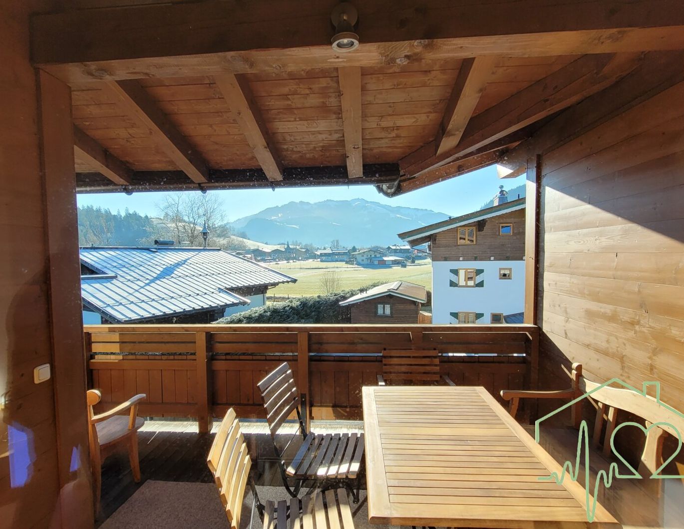 Reith bei Kitzbühel: 4 Zimmer DG-Wohnung mit Südbalkon & Garage!