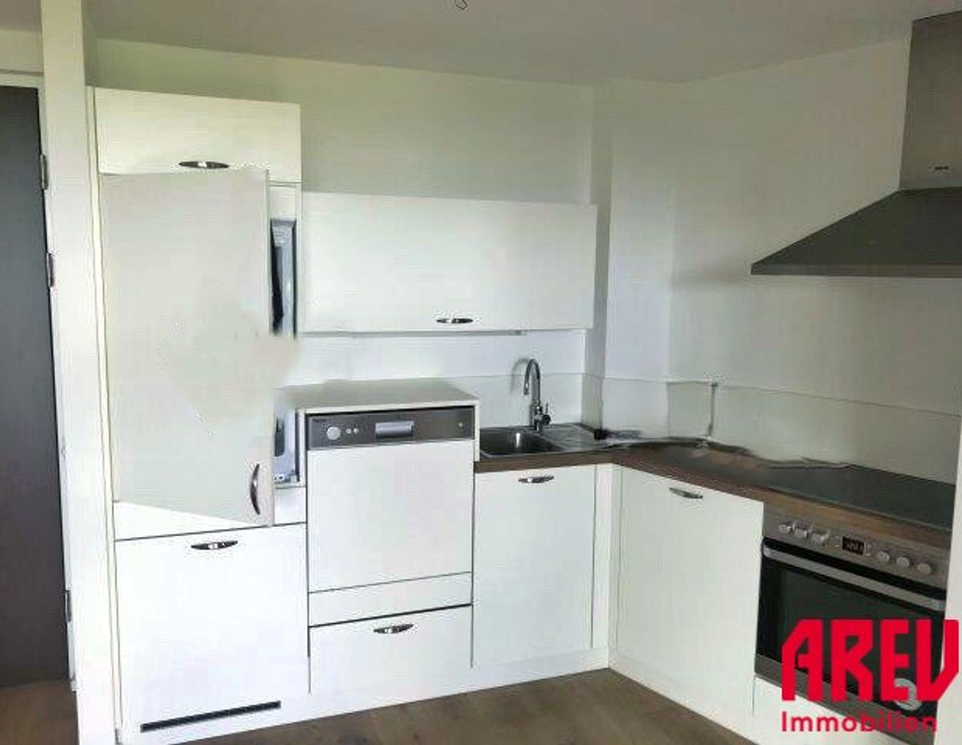 SCHÖNE 2 ZIMMERWOHNUNG IN SONNIGER LAGE IM GRÜNEN - TOP 20