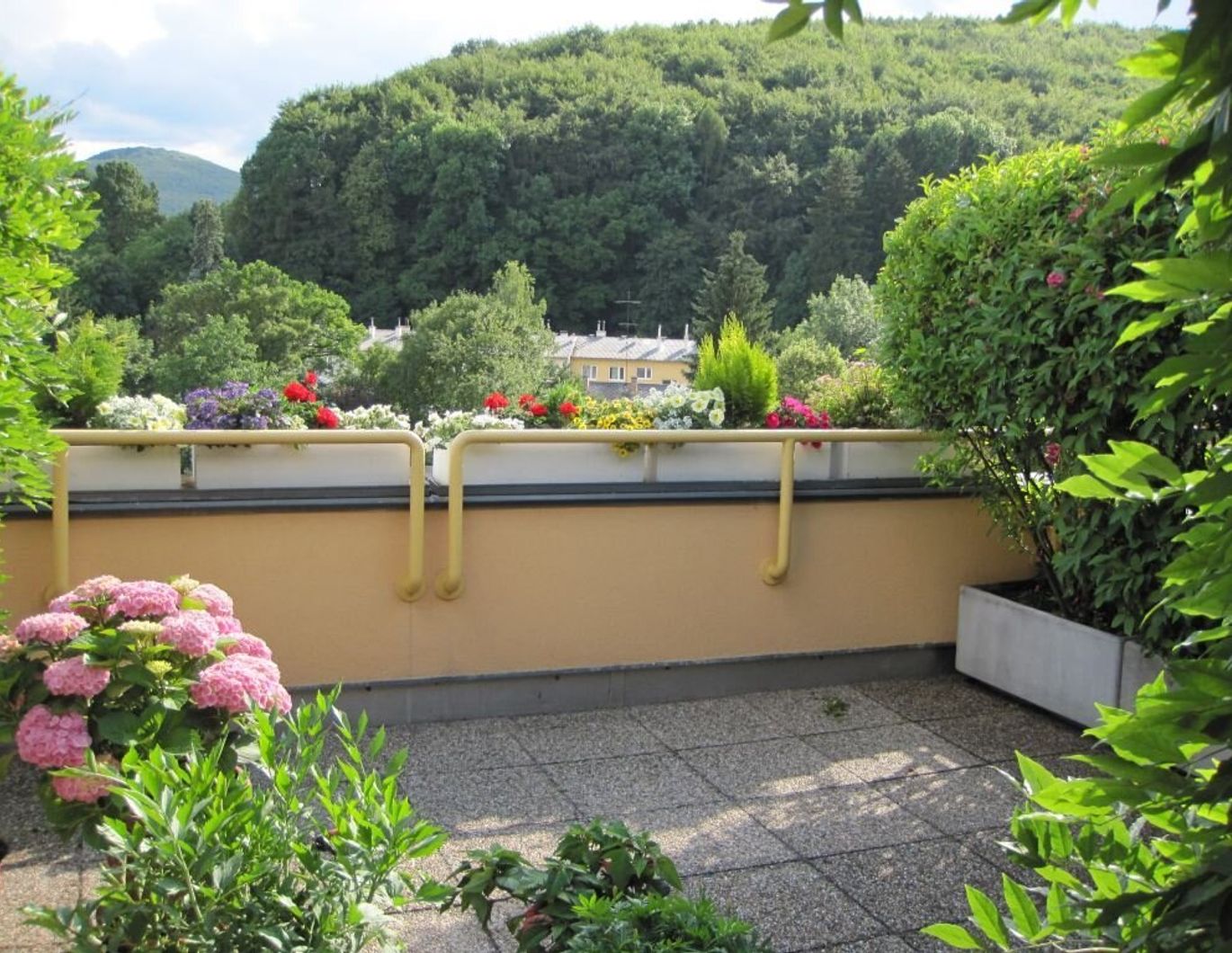 Elegante Maisonette mit großer Terrasse und Garage im Zentrum von Purkersdorf