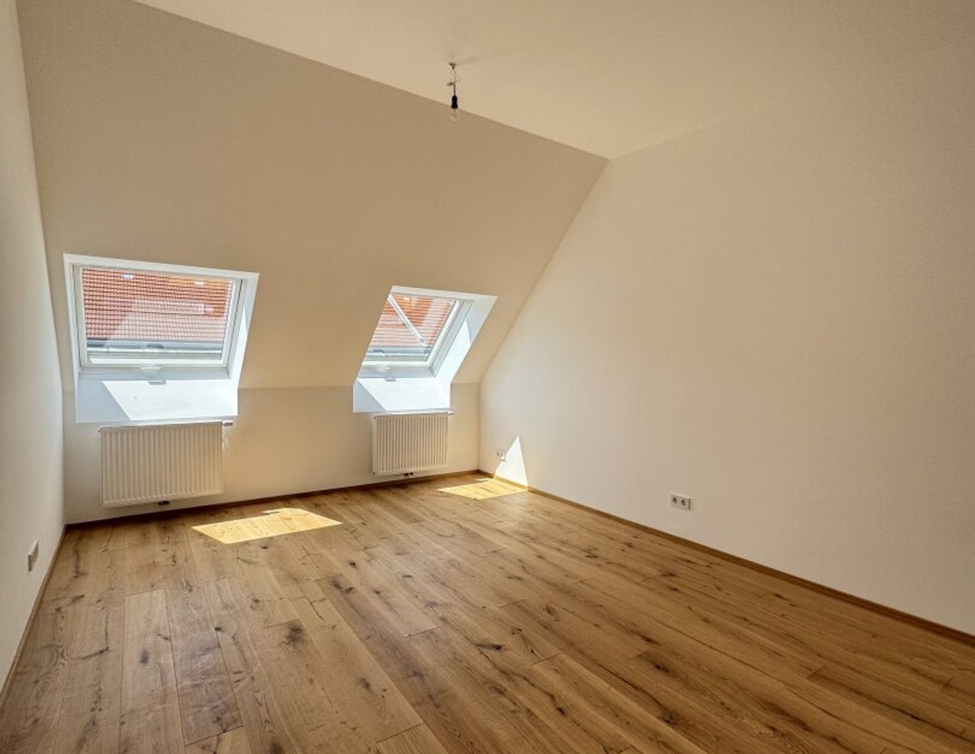 Erstbezug mit Balkon in ruhiger Innenhoflage - 3-Zimmer-Altbauwohnung mit Charme in 1150 Wien