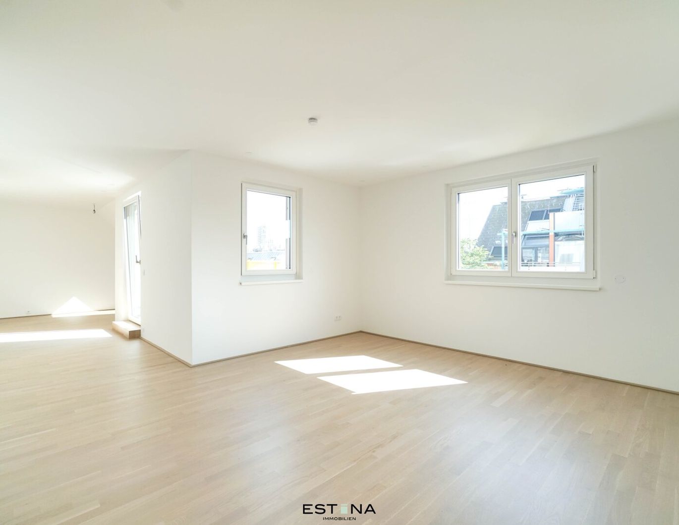 Großzügige Dachgeschoss-Wohnung in bester Lage - Provisionsfrei