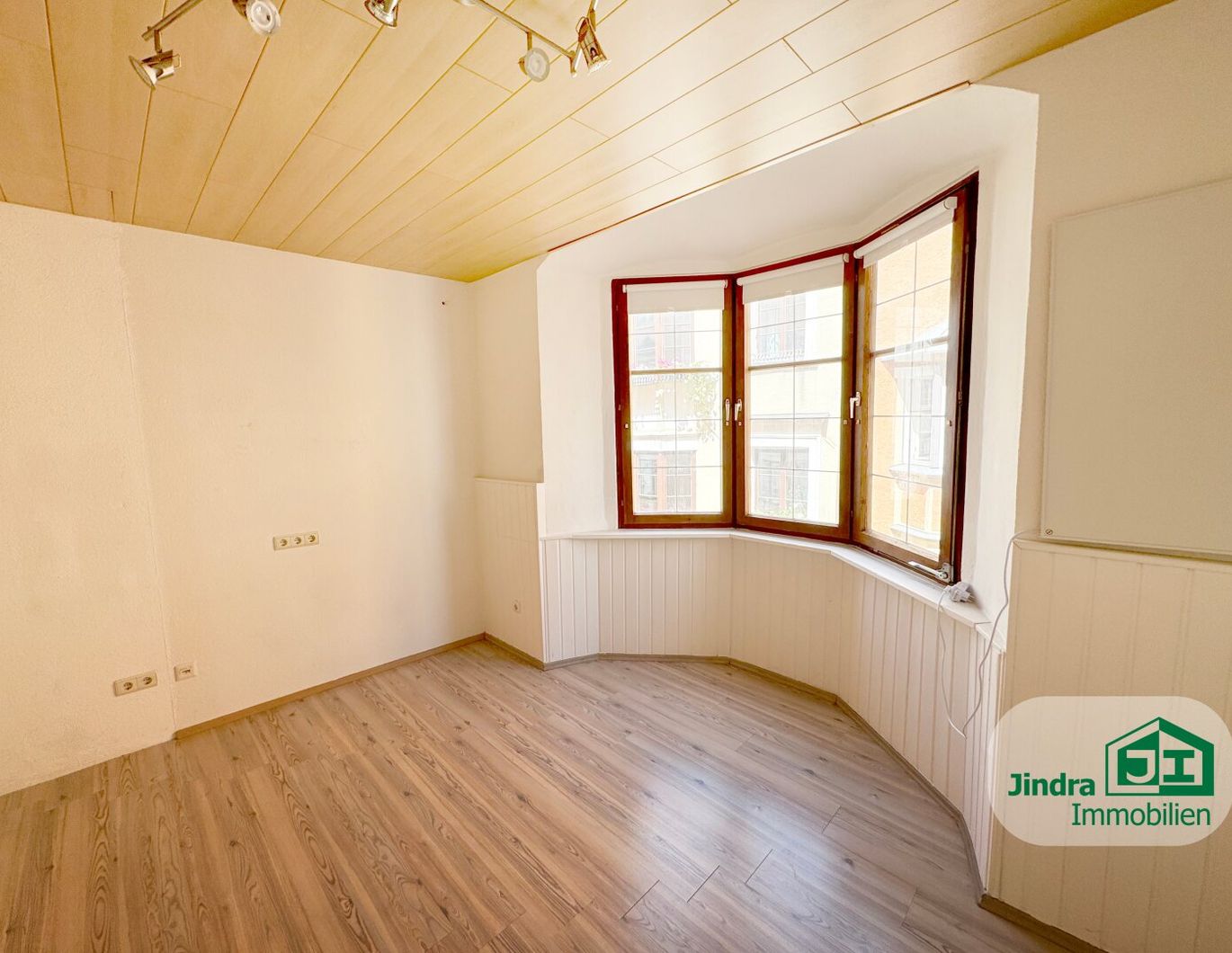 IHRE GELDANLAGE : Bestens vermietet Garconniere in der Haller Altstadt zu verkaufen!