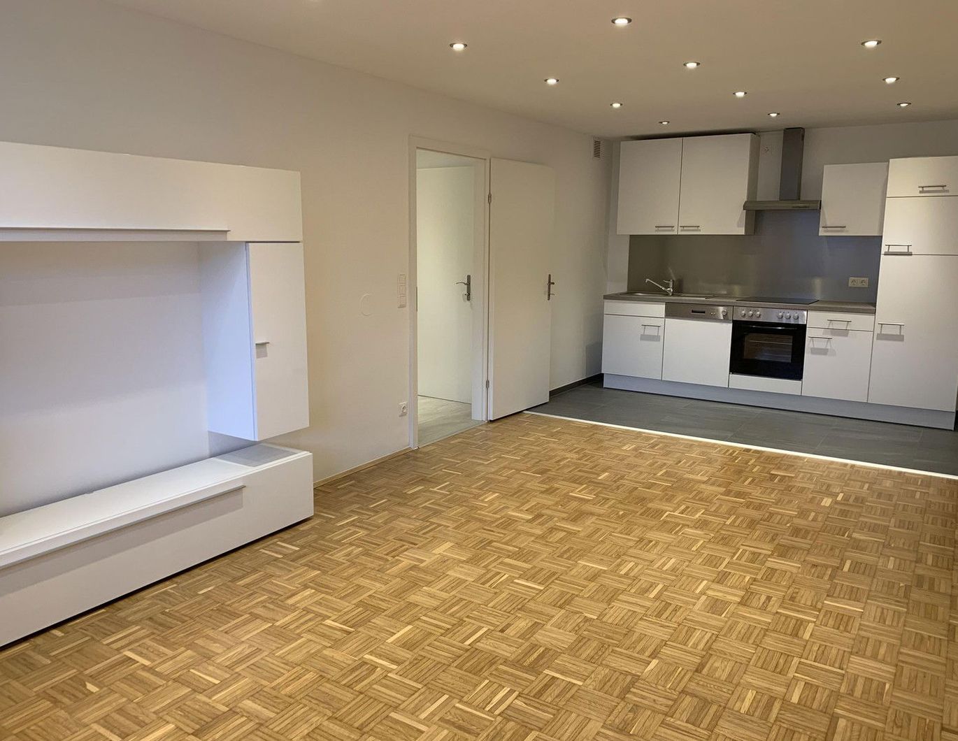 Provisionsfrei-Helle-2-Zimmer-Neubaueigentumswohnung (komplett saniert 2019)