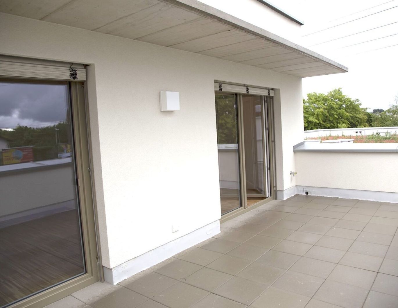 PROVISIONSFREIE 2-Zimmer-Wohnung mit herrlicher Terrasse im letzten Stock und Tiefgaragenparkplatz