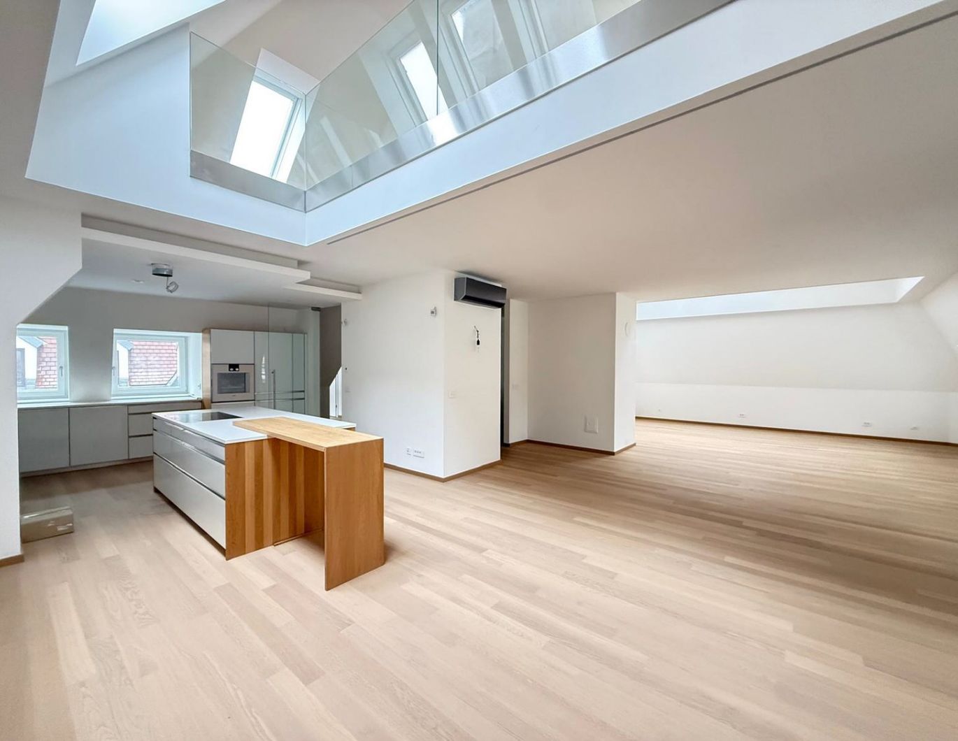 Exklusives Dachgeschoß-Juwel in der Bäckerstraße