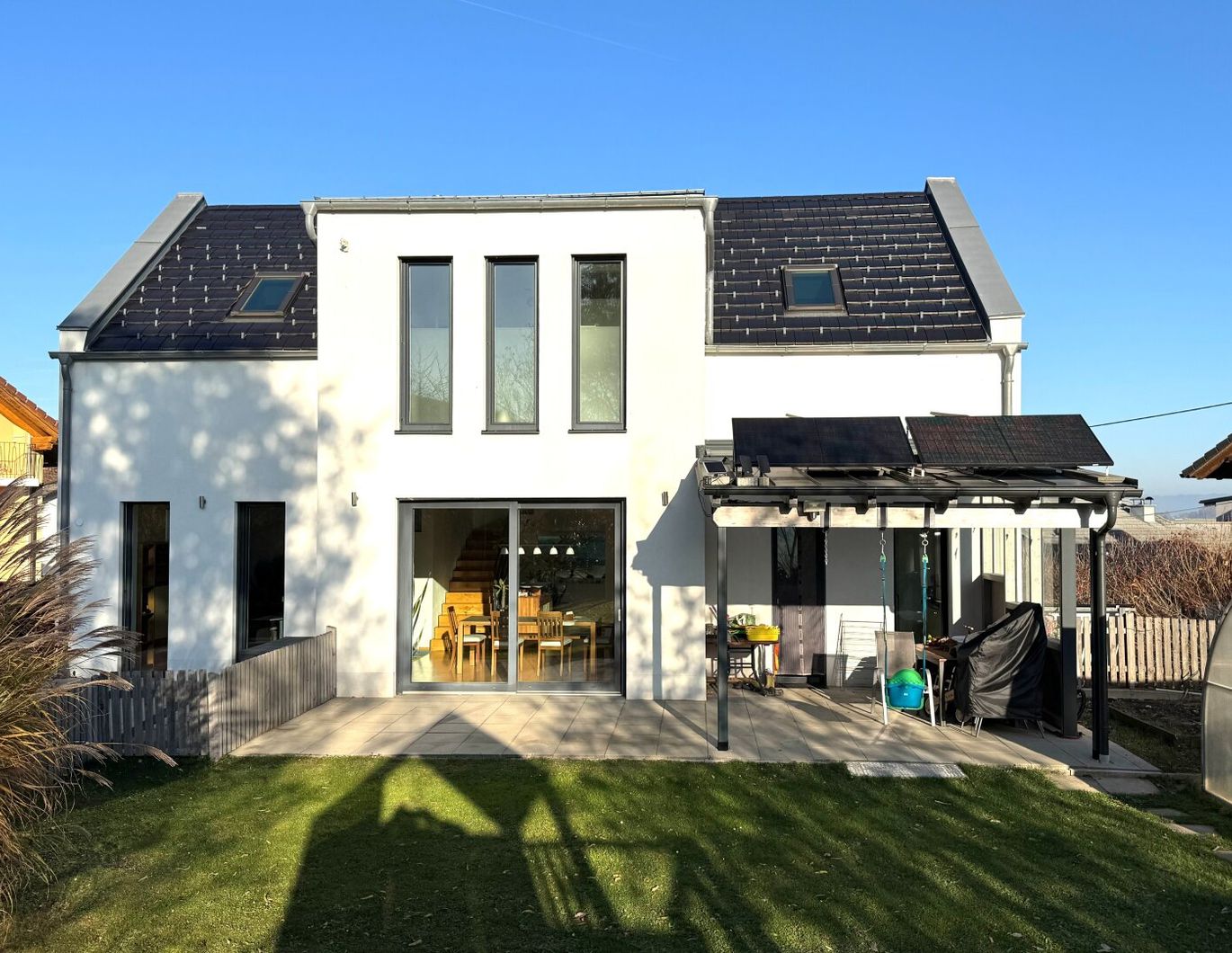 Modernes Einfamilienhaus mit exklusivem Schwimmteich/Naturpool