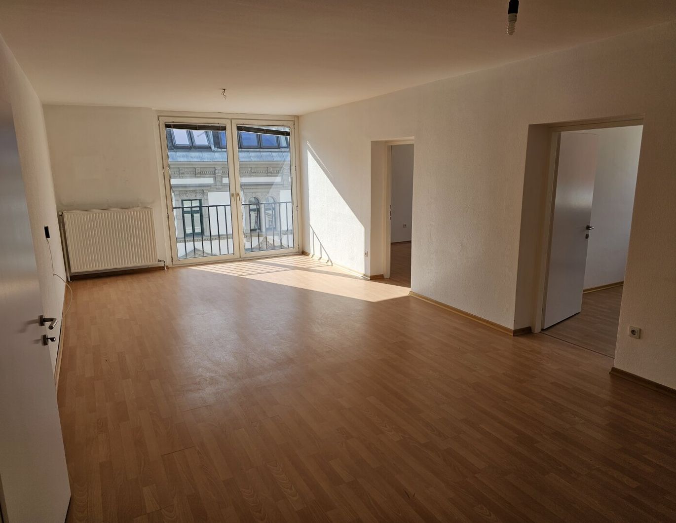 HELLE, RUHIGE zentrumsnahe Wohnung im 5. Liftstock, Nähe Wien Mitte und Prater