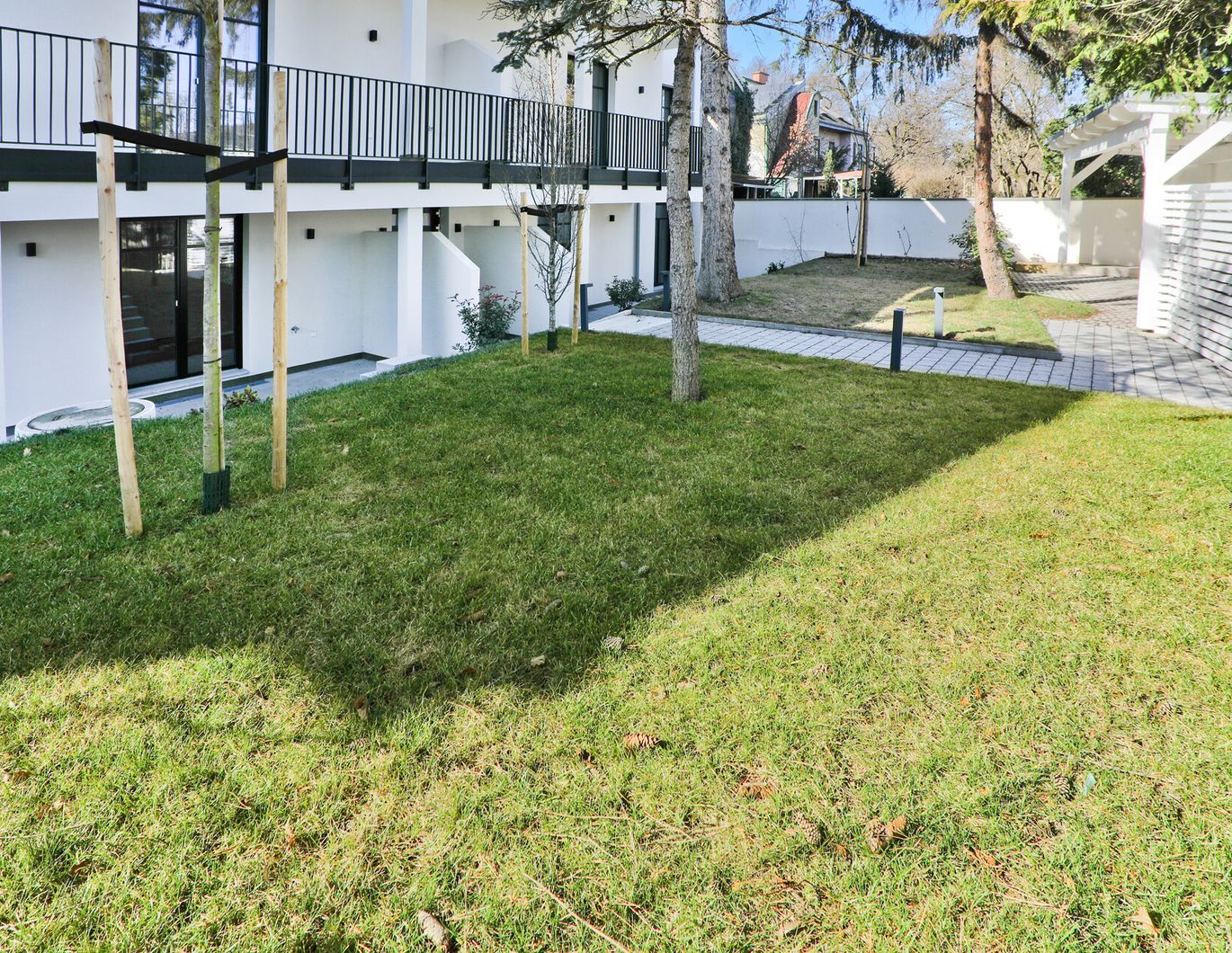 Gartenwohnung mit Terrasse und großem Eigengarten, 2 Zimmer in historischem Ambiente - zu mieten in 1130 Wien