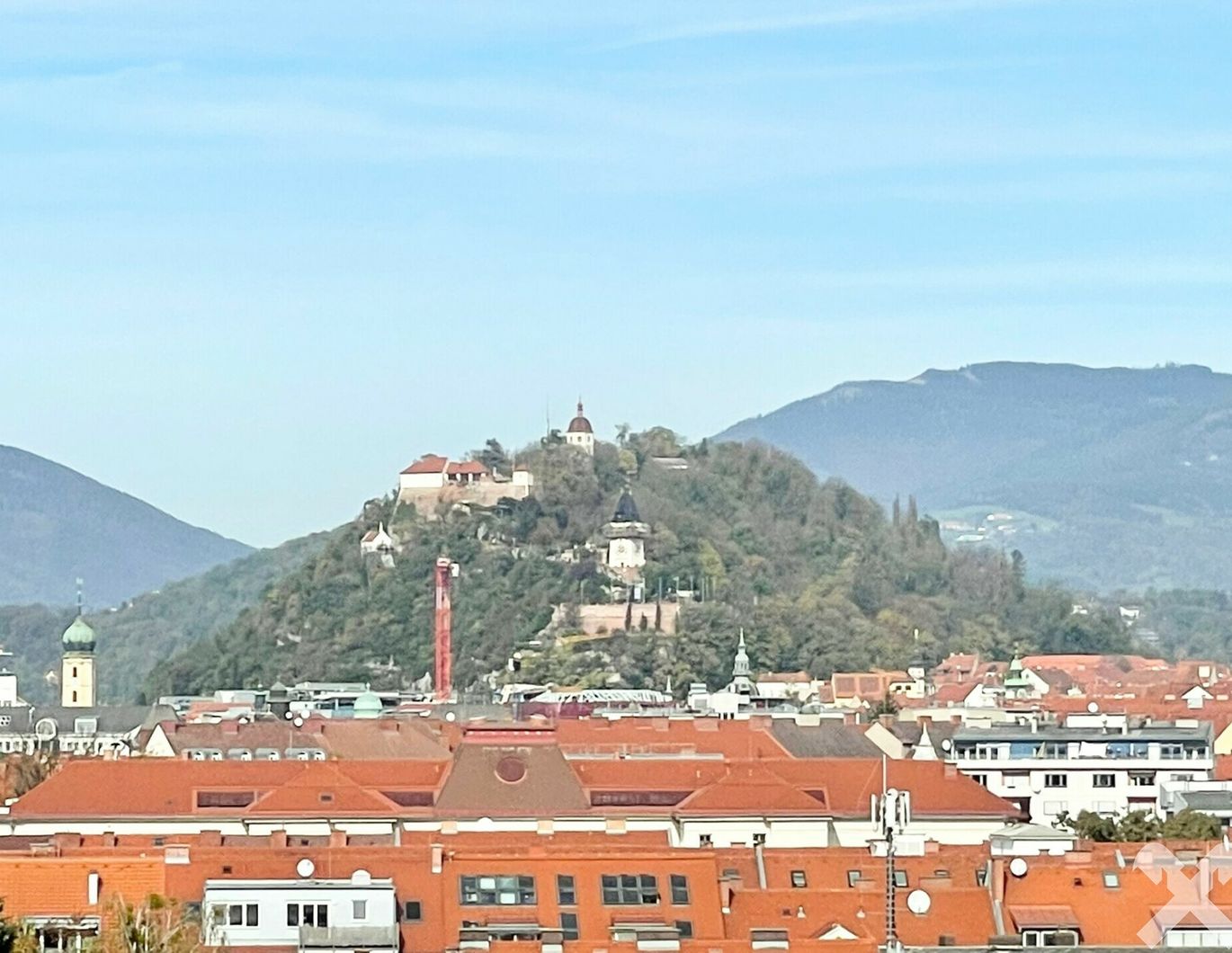 Topsanierte 3-4 Zimmerwohnung in Graz-Jakomini mit Stadtblick und Garagenplatz!