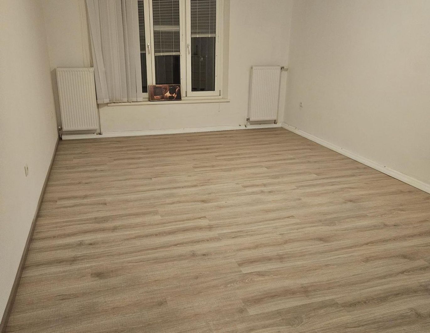 Zimmer Nr. 4 in einer reinen Mädchen - Wohngemeinschaft ist ab sofort verfügbar!