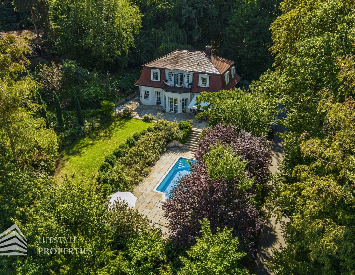 Wunderschöne Villa mit Pool und weitläufigem Grundstück, Nähe Pressbaum