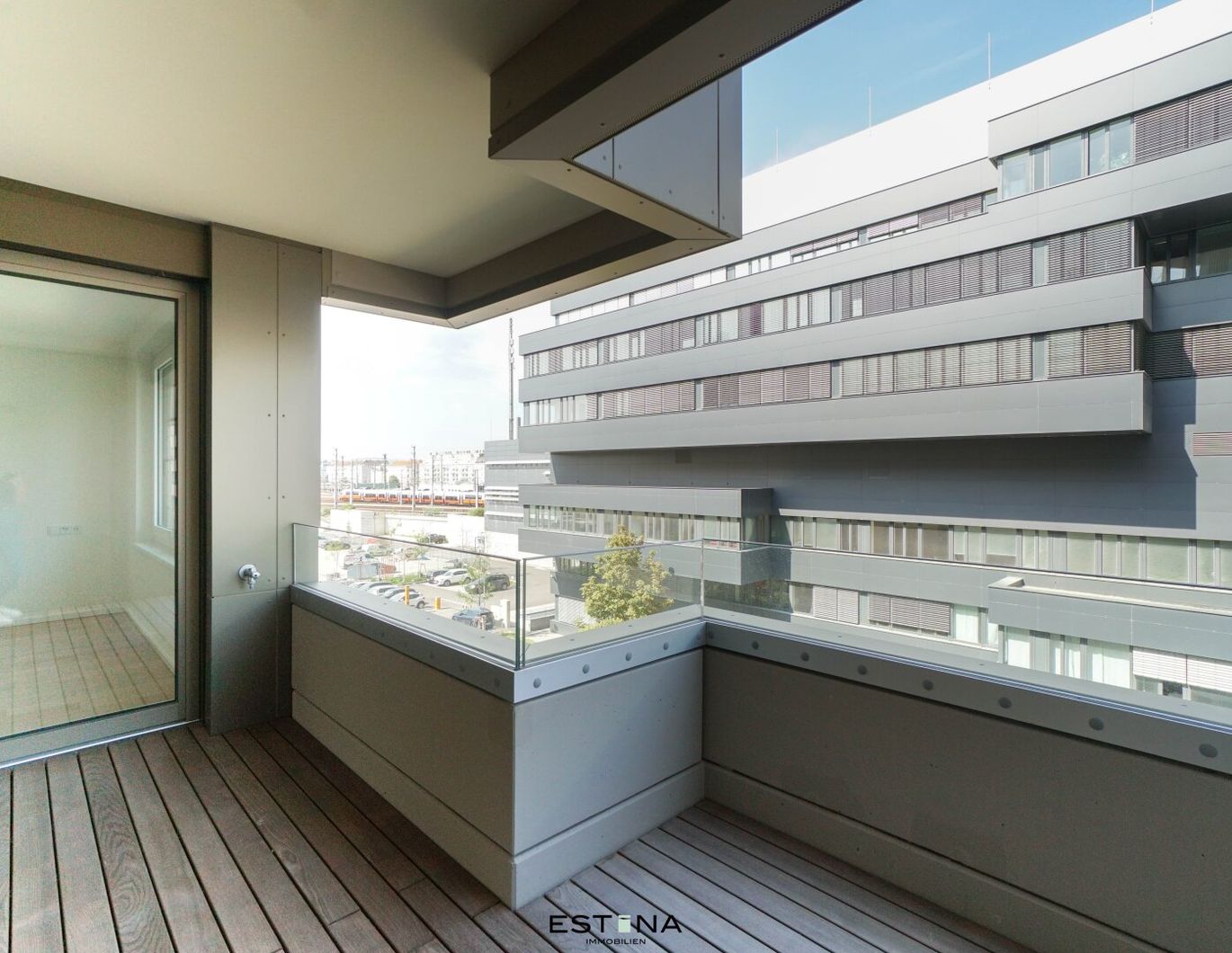 Nähe Therme Wien - Familienwohnung mit viel Stauraum und Freifläche