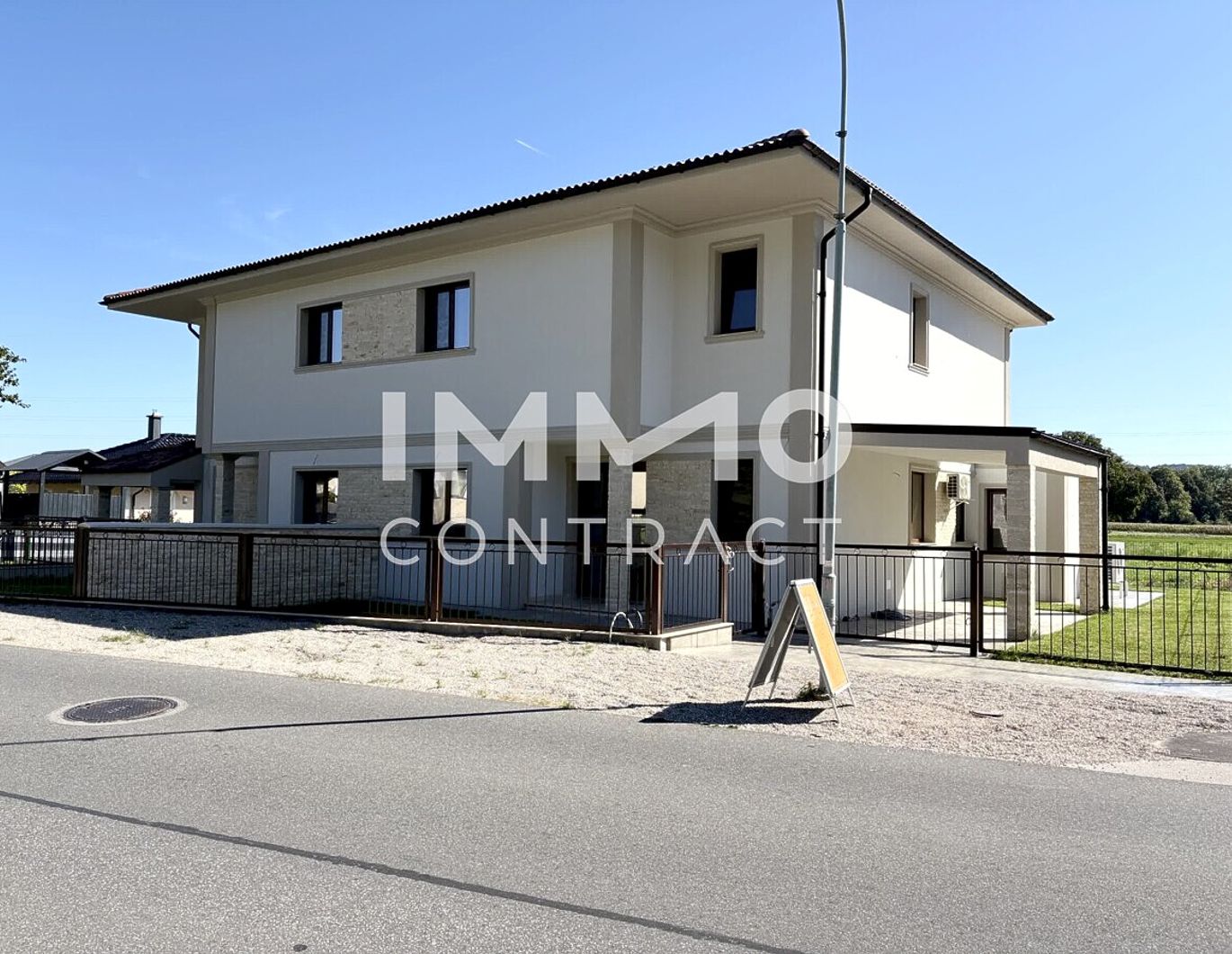 Neubau - Erstbezug mit mediterranem Flair