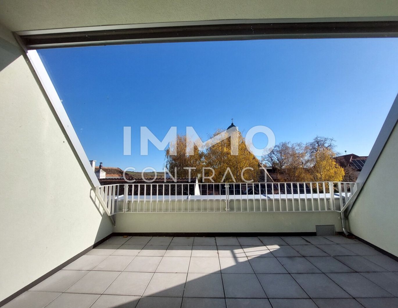 Erstbezug: Sonnige Terrassen-Wohnung + inklusive Garagenstellplatz