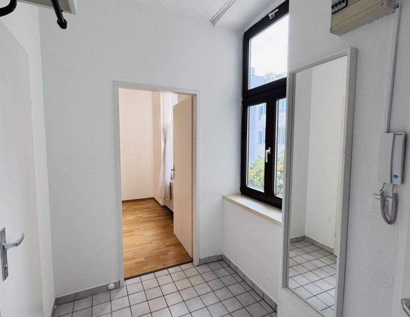 Ideale Familienwohnung - Möglichkeit für einen Balkonanbau und mit 50m² Garten im ruhigen Innenhof