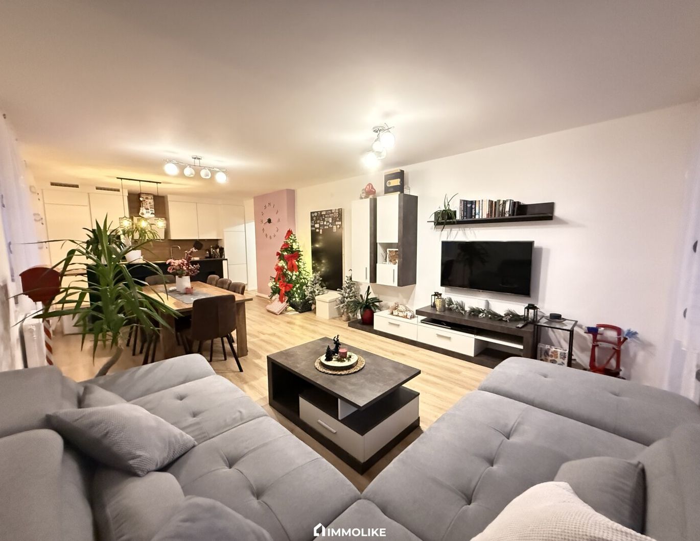 Perfekt aufgeteilte 4-Zimmer-Wohnung mit Weitblick - oberstes Geschoss mit Lift & Loggia