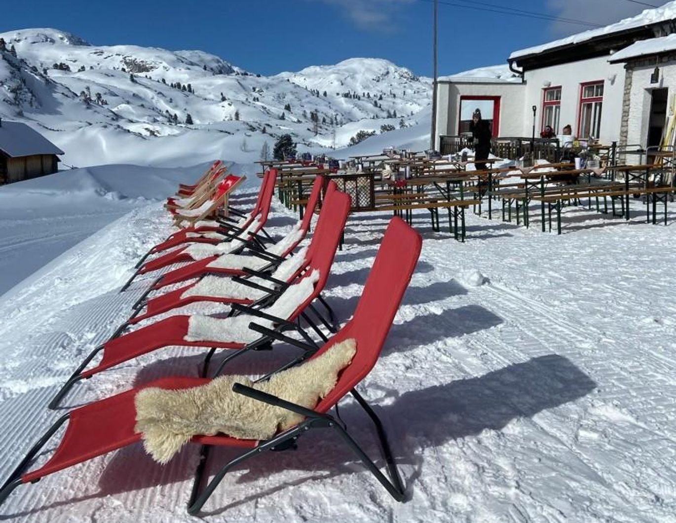 Berghütte/Alm in traumhafter Alleinlage mit Blick auf das atemberaubende Dachsteinmassiv
