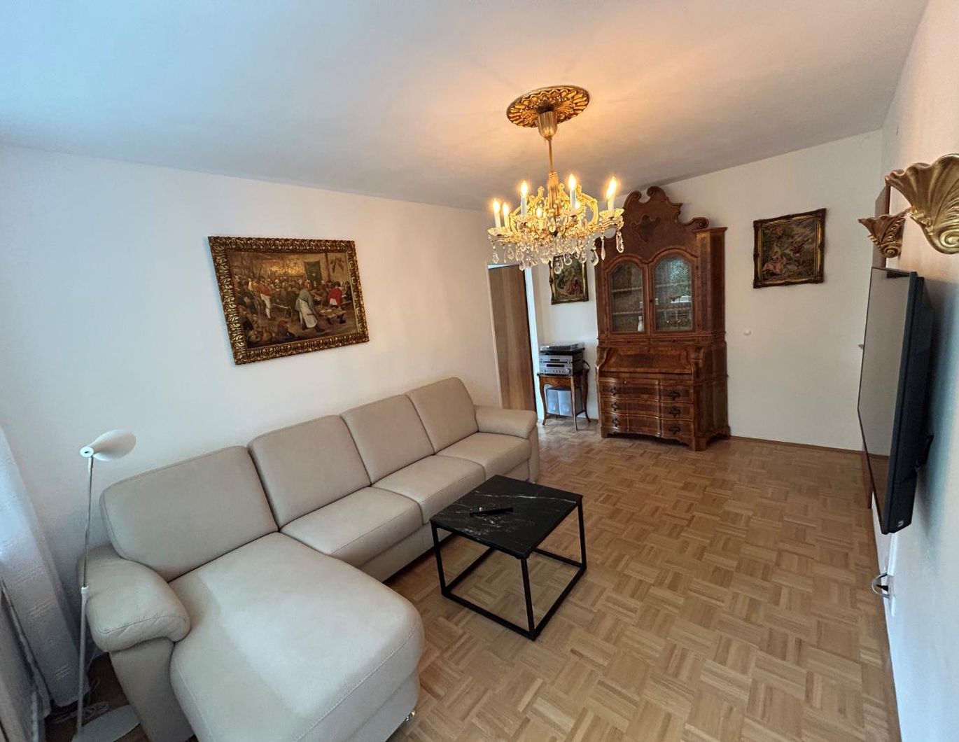 Salzburg Josefiau Rarität: Exklusive, sonnige 44 qm 2-Zimmer-Wohnung, 2 große Balkone, mit Einzelgarage, in bester Lage an der Salzach