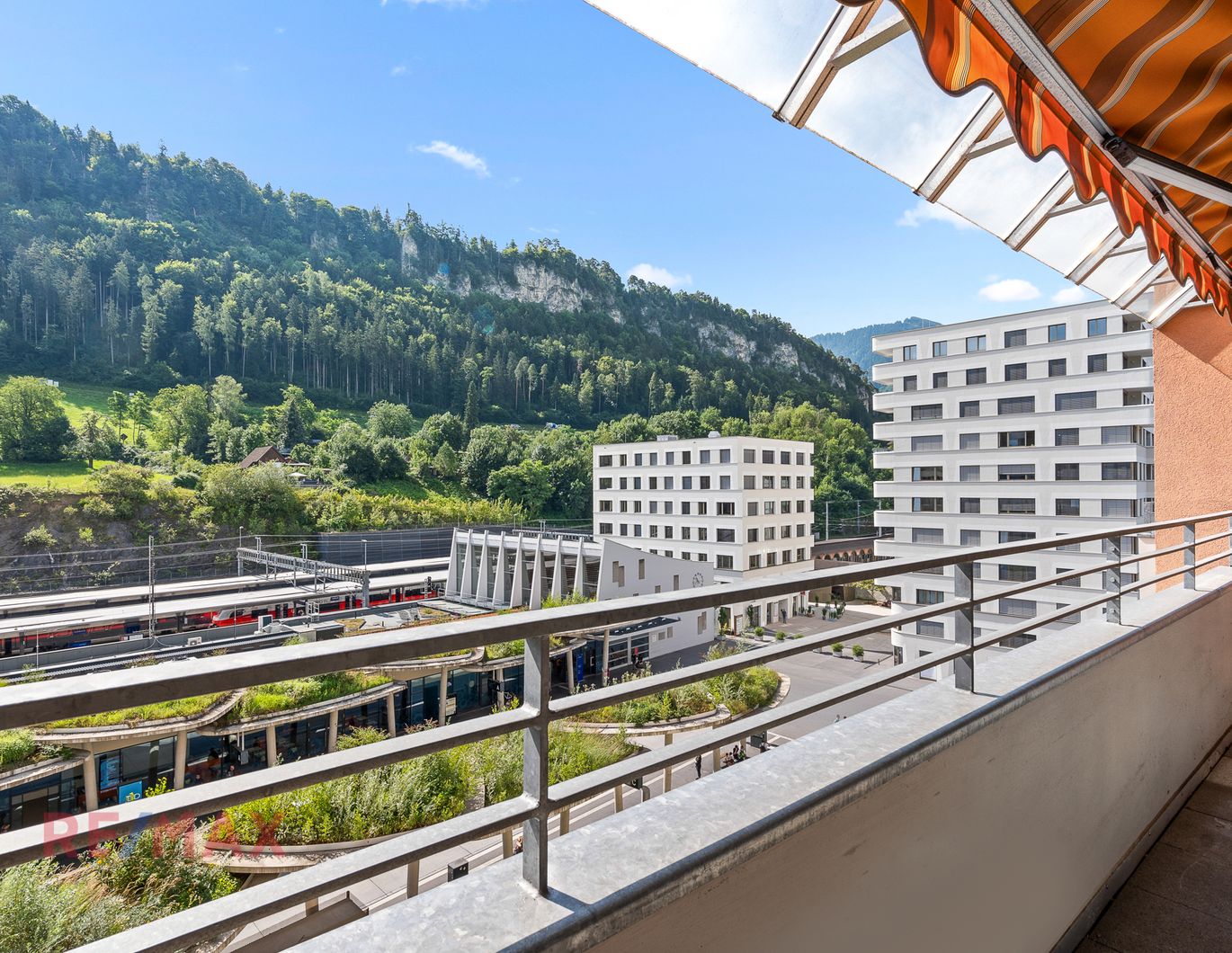 Großzügige 4-Zimmer-Wohnung mit 2 Balkonen in zentraler Lage