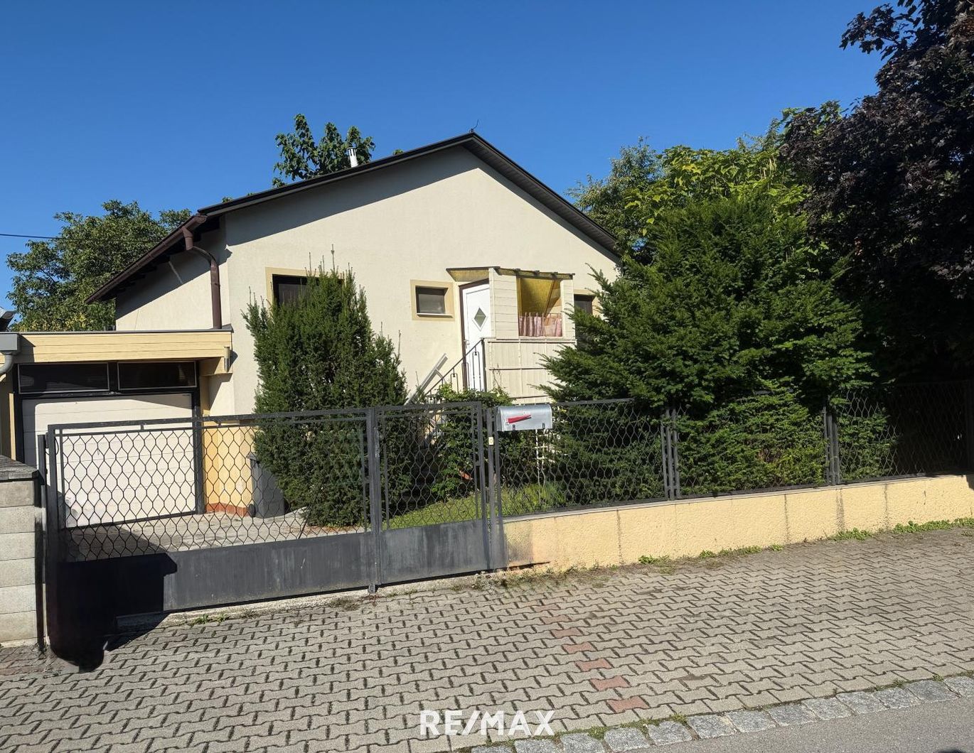 Einfamilienhaus mit Garten in ruhiger Lage