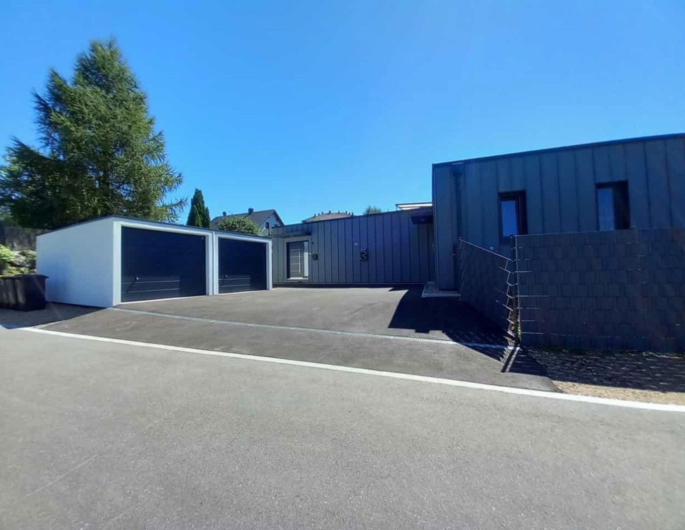 2 Häuser auf einer Liegenschaft / 420.000 € pro Haus, Preis noch verhandelbar, zeitgleiche Vergabe